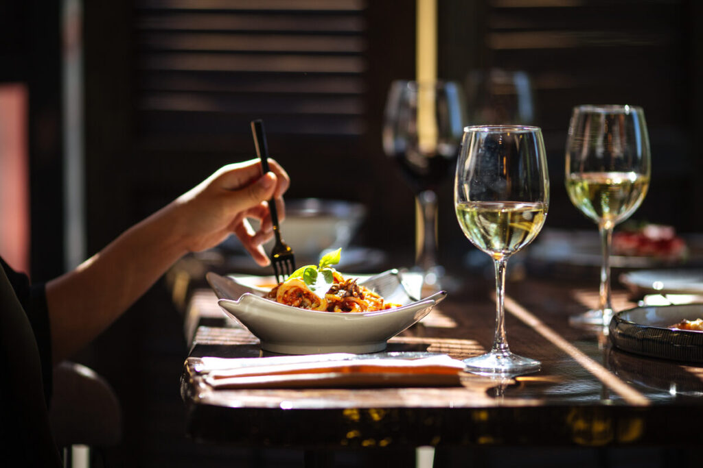 A Food Lover’s Guide to Forest Lake: Findlay’s Must-Try Eats, Sips, and Hidden Gems